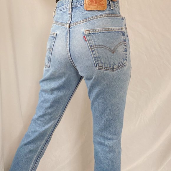ON HOLD Vintage Distressed High Rise Levi's - Picture 4 of 14